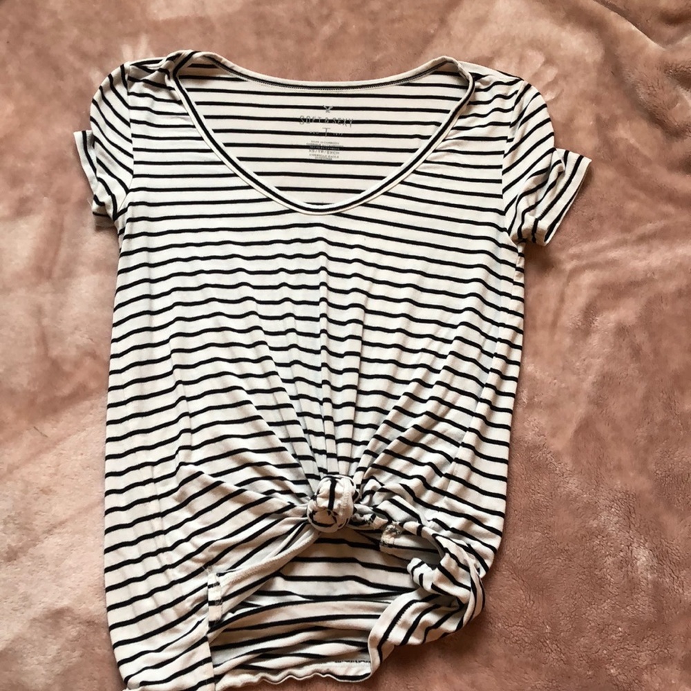 American Eagle top